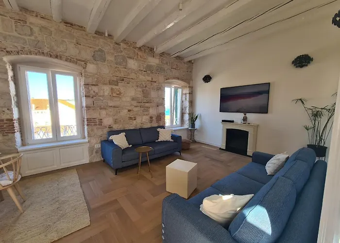 Apartment Tomazina